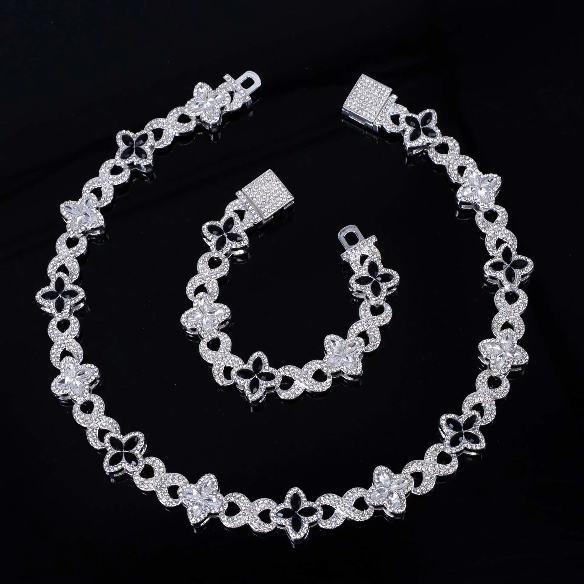 Design Floral Motif Emerald and Diamond-Style Bracelet Jewelry - 12