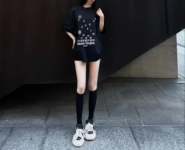 Maison Margiela Handprint Number 6 White T-Shirt - 4