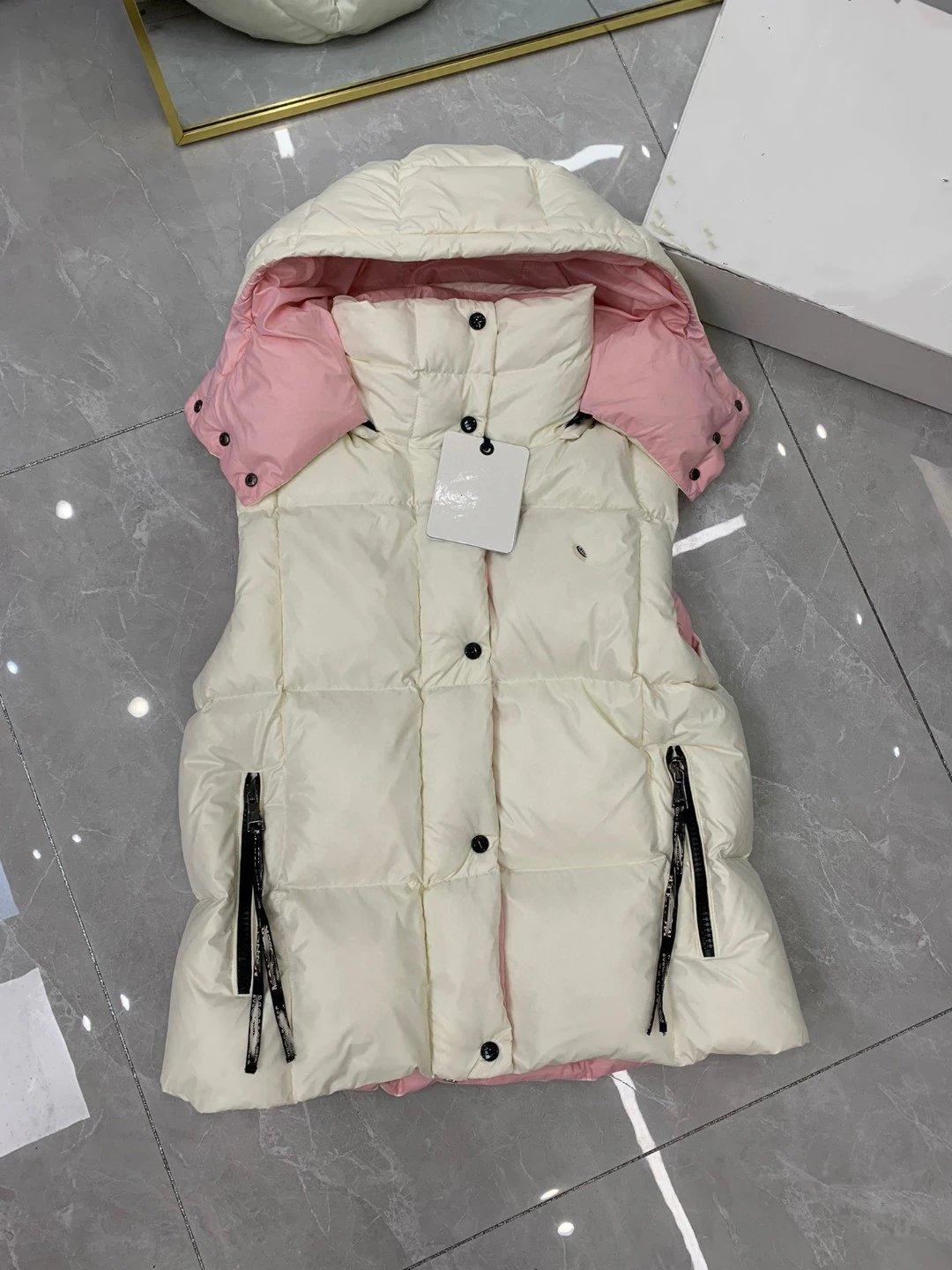 Moncler Genius Down Vest White with Pink Hood Outerwear.vest - 8