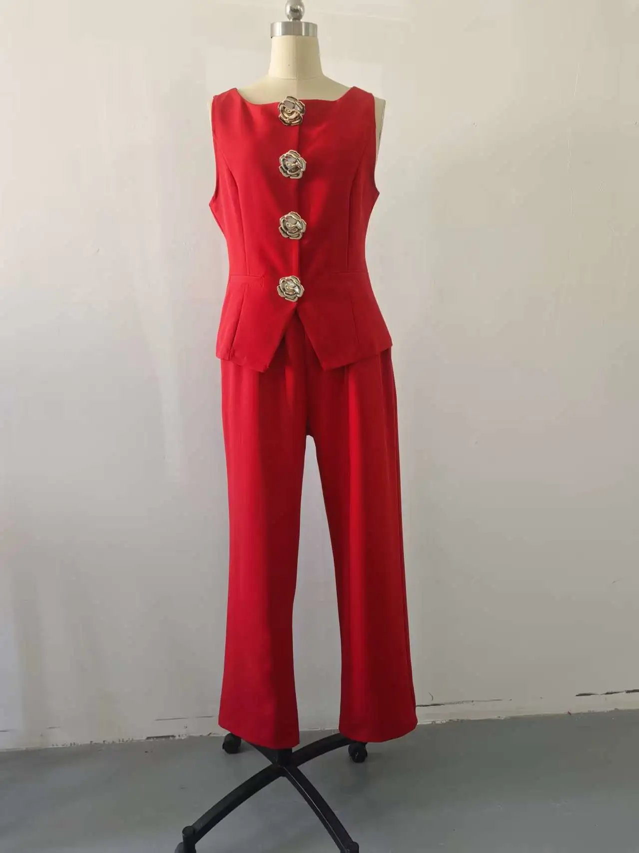 Design Burgundy Tailored Jumpsuit with Floral Buttons Women's Set - 10