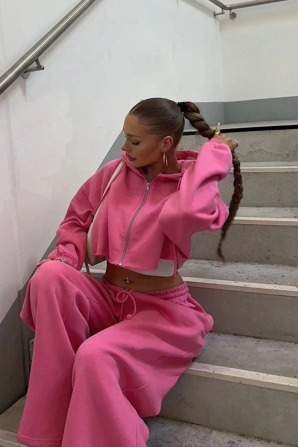Design Cropped Hoodie and Wide-Leg Sweatpants Set in Light Gray - 6