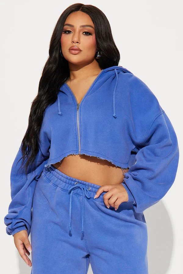 Design Cropped Hoodie and Wide-Leg Sweatpants Set in Light Gray - 17