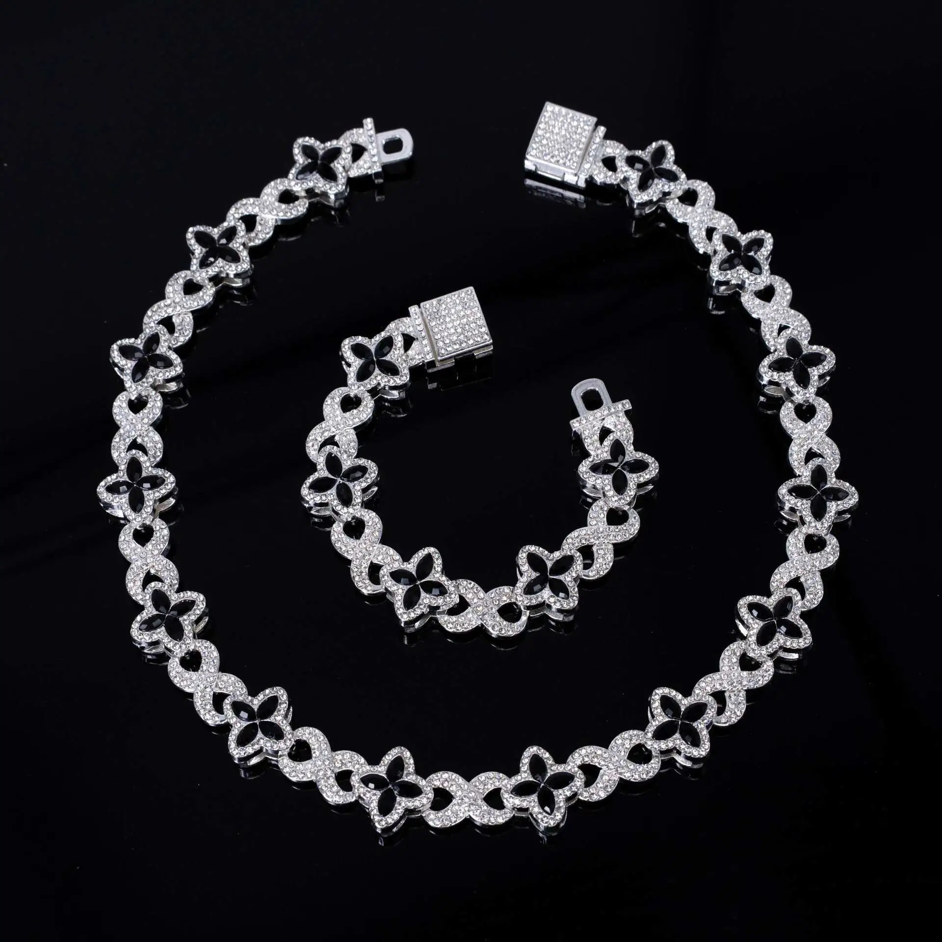 Design Floral Motif Emerald and Diamond-Style Bracelet Jewelry - 10