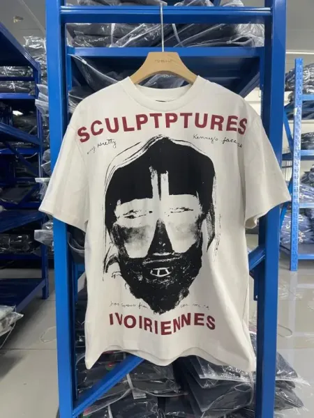 Design SCULPTPTURES x IVOIRIENNES Graphic Print Beige T-Shirt T-Shirts - 1
