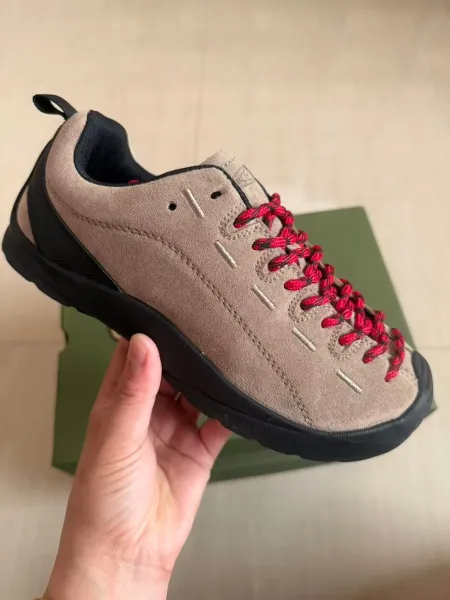 Arc'teryx Aerios Low GTX Beige Red Sneakers - 1