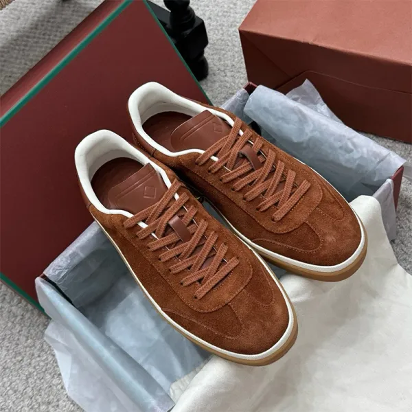 Design Low-Top Leather Sneakers Black White Gum Sole - 33