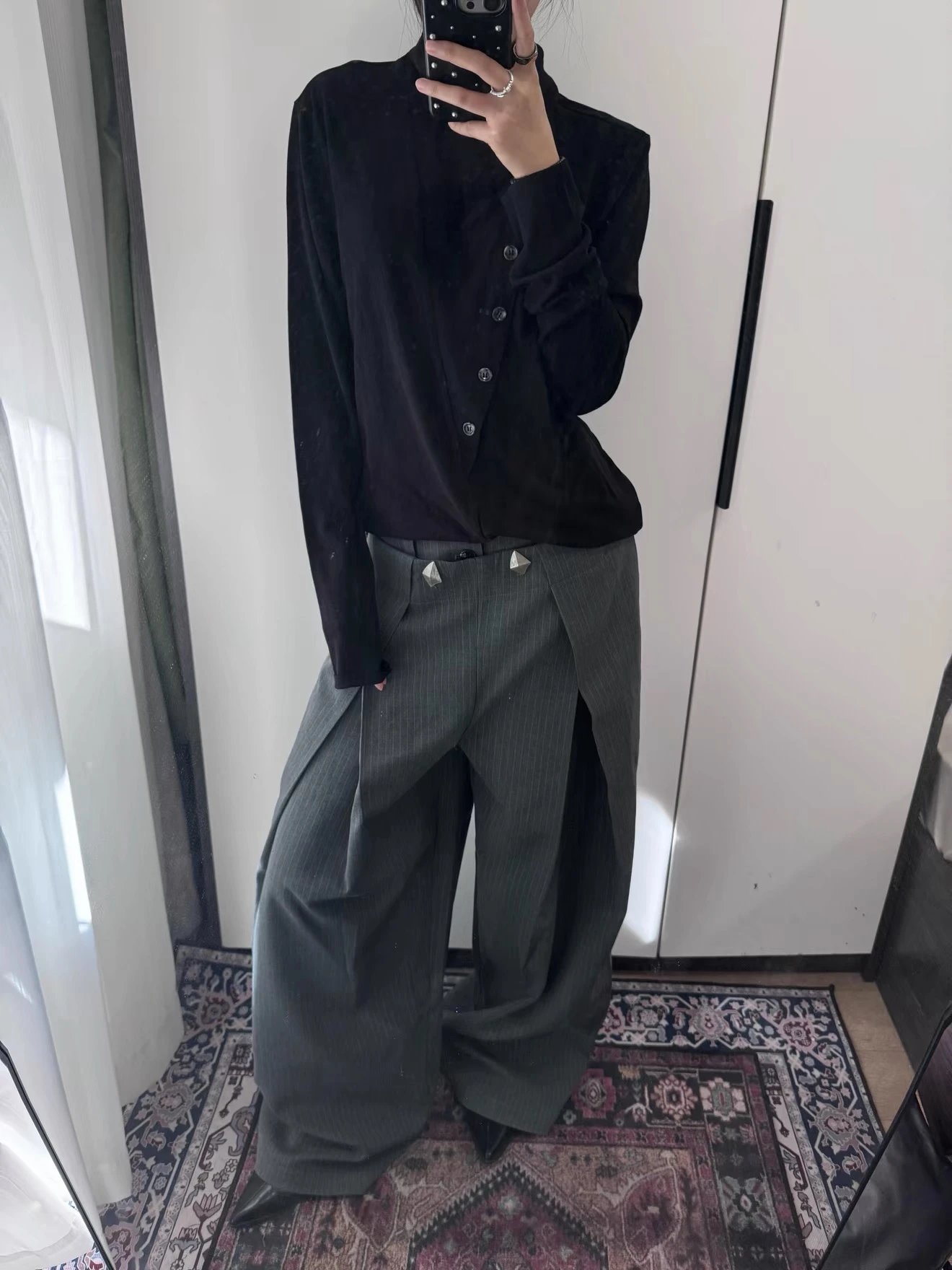 Design Wide-Leg Pinstripe Trousers with Embroidered Motif Gray Pants - 8