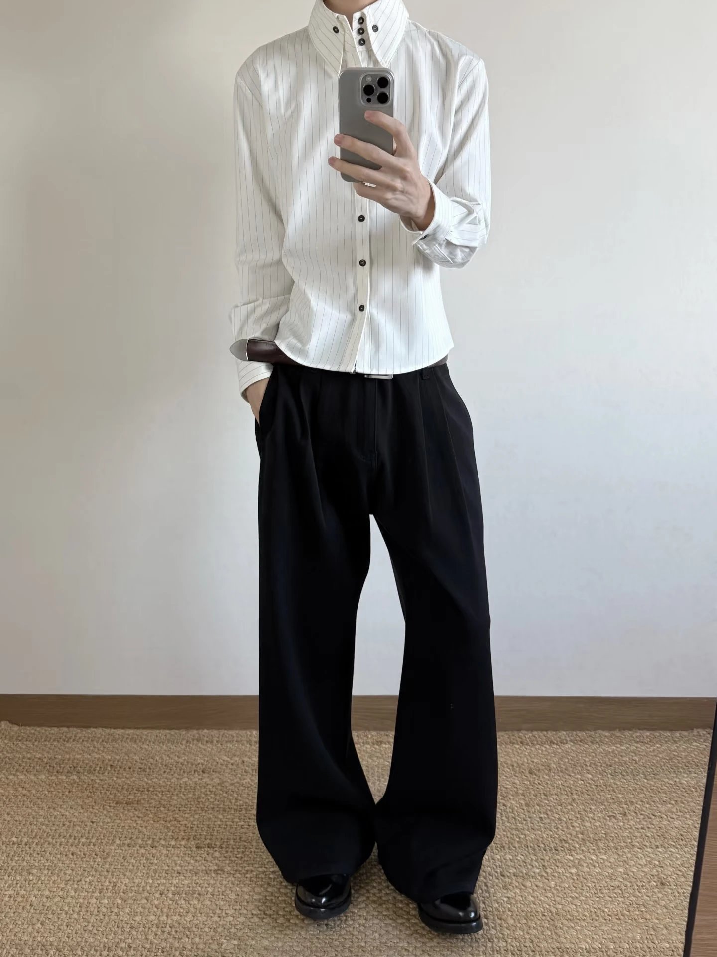 Design Striped Button-Up Shirt with Puffed Sleeves and Brown Wide-Leg Pants - 10