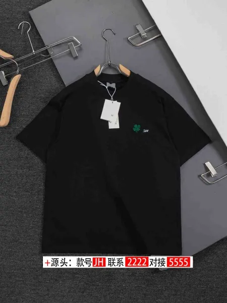 Design Four-Leaf Clover Embroidered Black T-Shirt - 1
