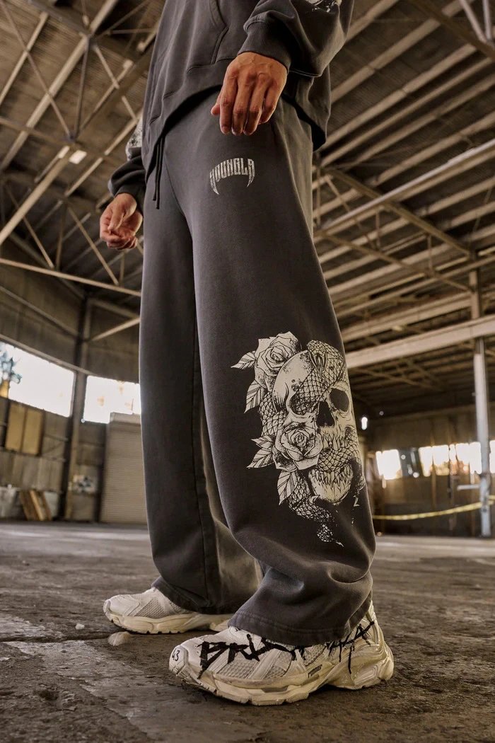 Design Houndla Skull & Roses Brown Sweatpants - 10