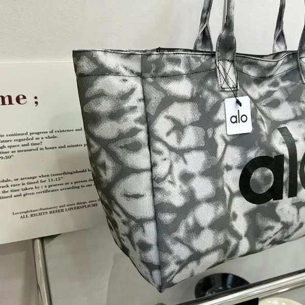 Alo Gray Tie-Dye Logo Tote Bag - 6