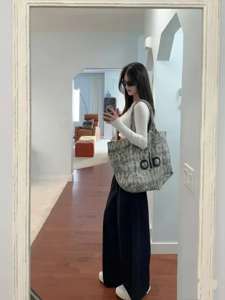 Alo Gray Marble Print Tote Bag - 11