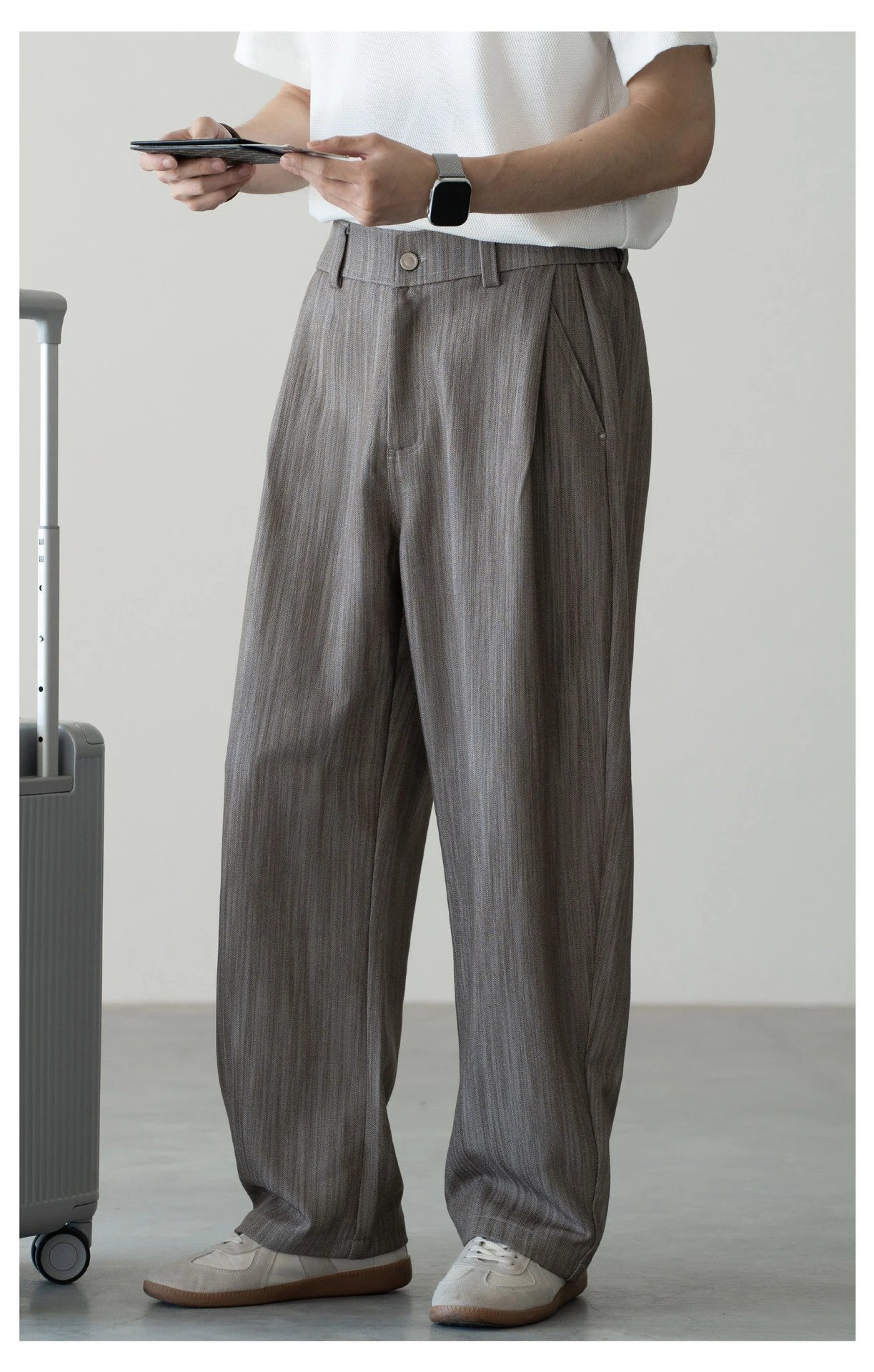 Design Wide-Leg Pleated Trousers Black Pants - 25