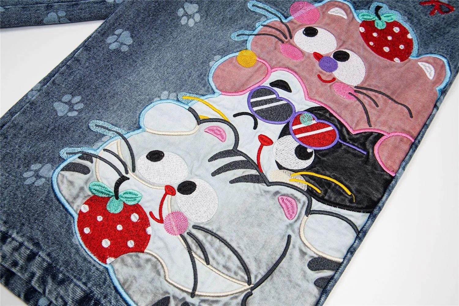Design Kib Denim Shorts with Embroidered Cats and Paw Prints Multicolor Jeans Shorts - 17