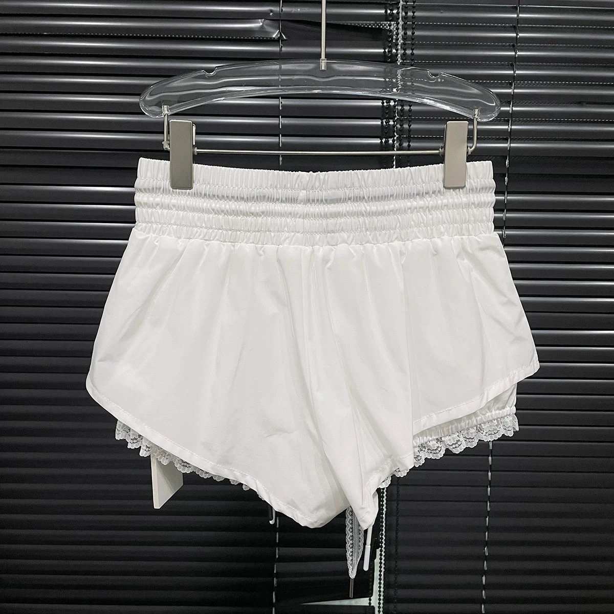 Design Lace-Trimmed Layered Shorts White - 3
