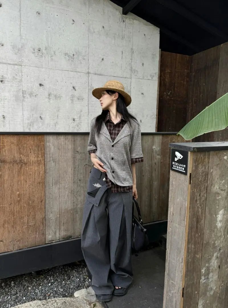 Design Wide-Leg Pinstripe Trousers with Embroidered Motif Gray Pants - 9