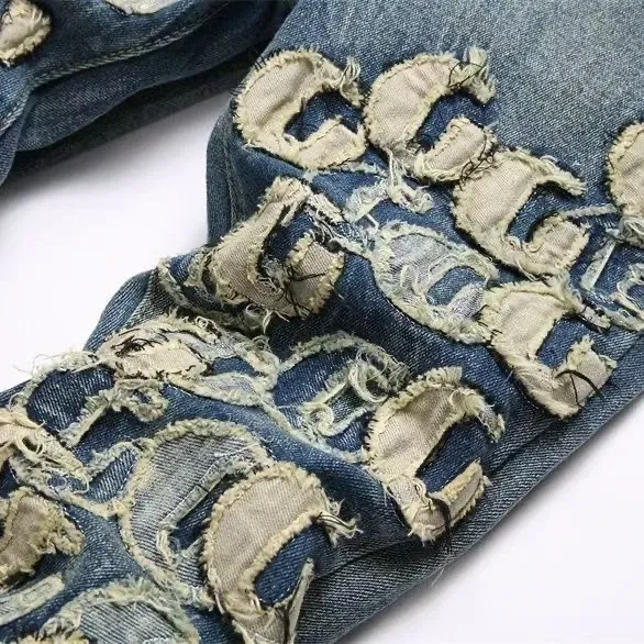 Amiri Embroidered Logo Distressed Slim Fit Jeans - 5