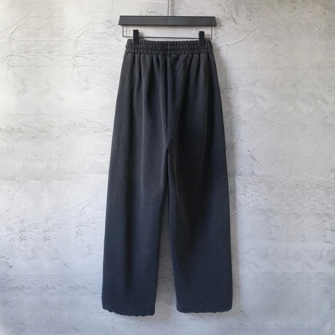 Design Printed Wide-Leg Sweatpants with Distressed Ink Wash White - 10