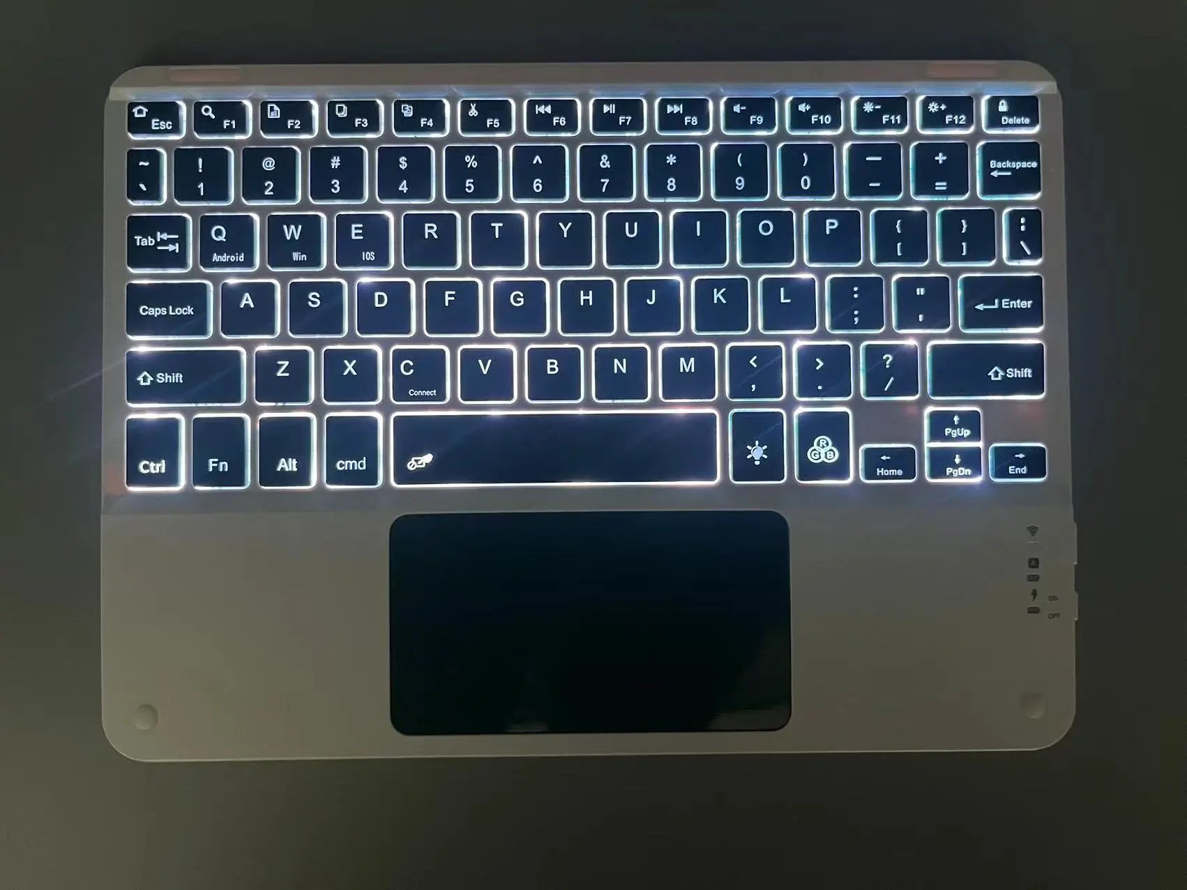 Qing Shan Dai backlit keyboard