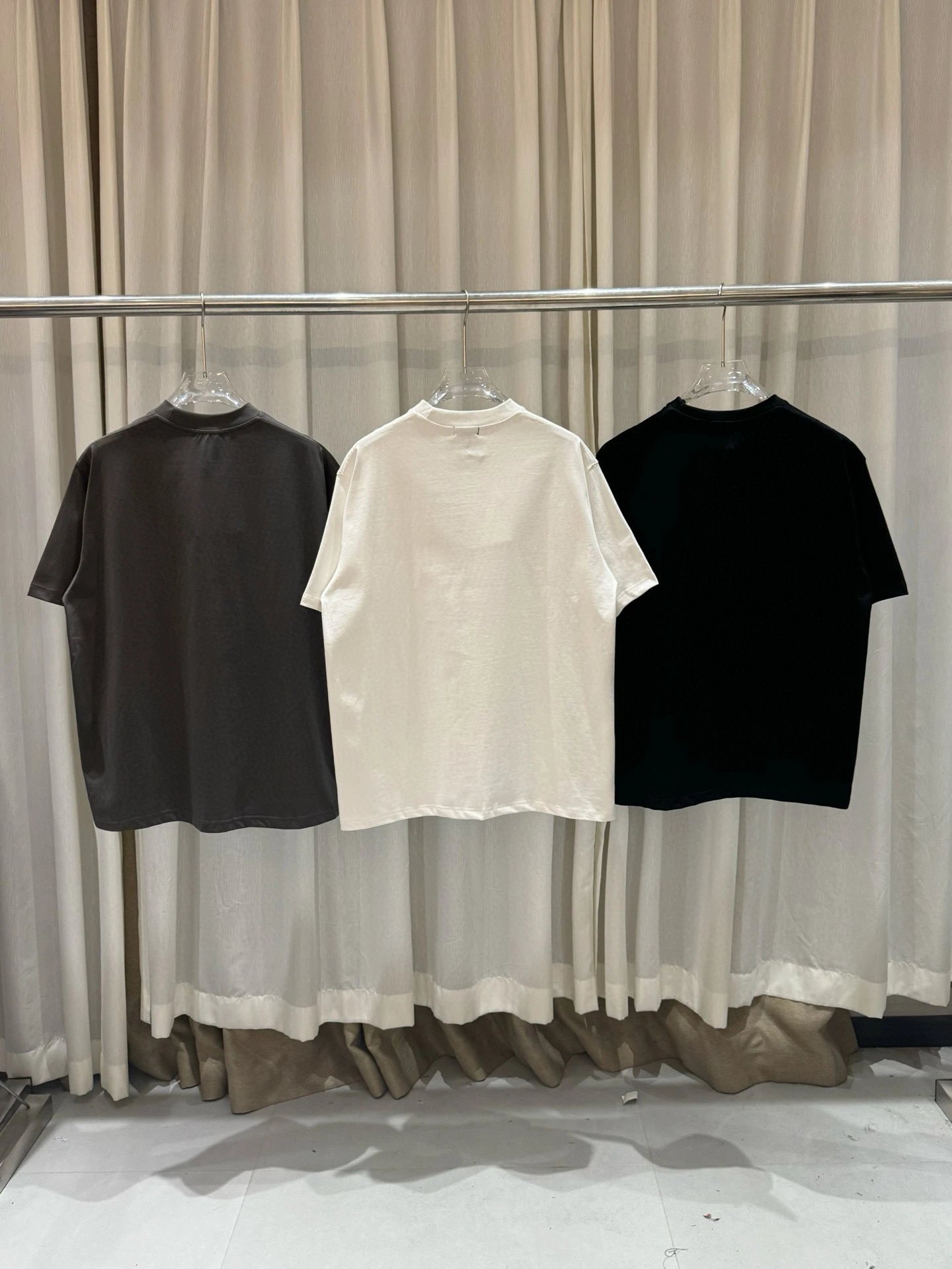 Design Wetbone Multi-Color Gradient Logo T-Shirt Gray T-Shirts - 4