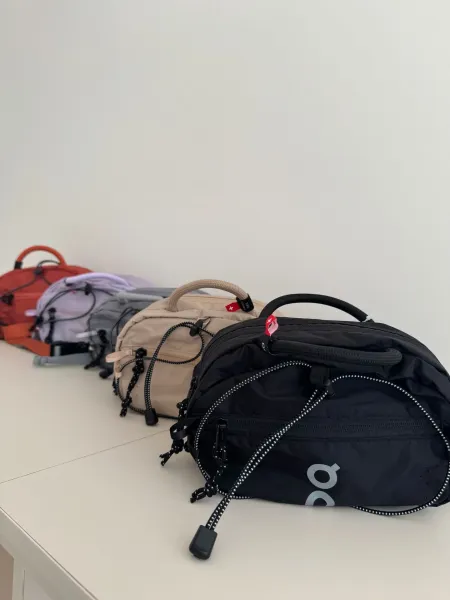On Running Gym Bag Black Duffle Bag - 25