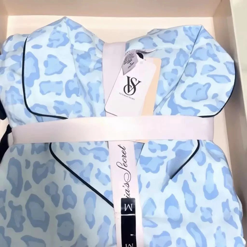 Design Victoria's Secret Logo-Print Silk Sleep Set White Sleepwear - 2