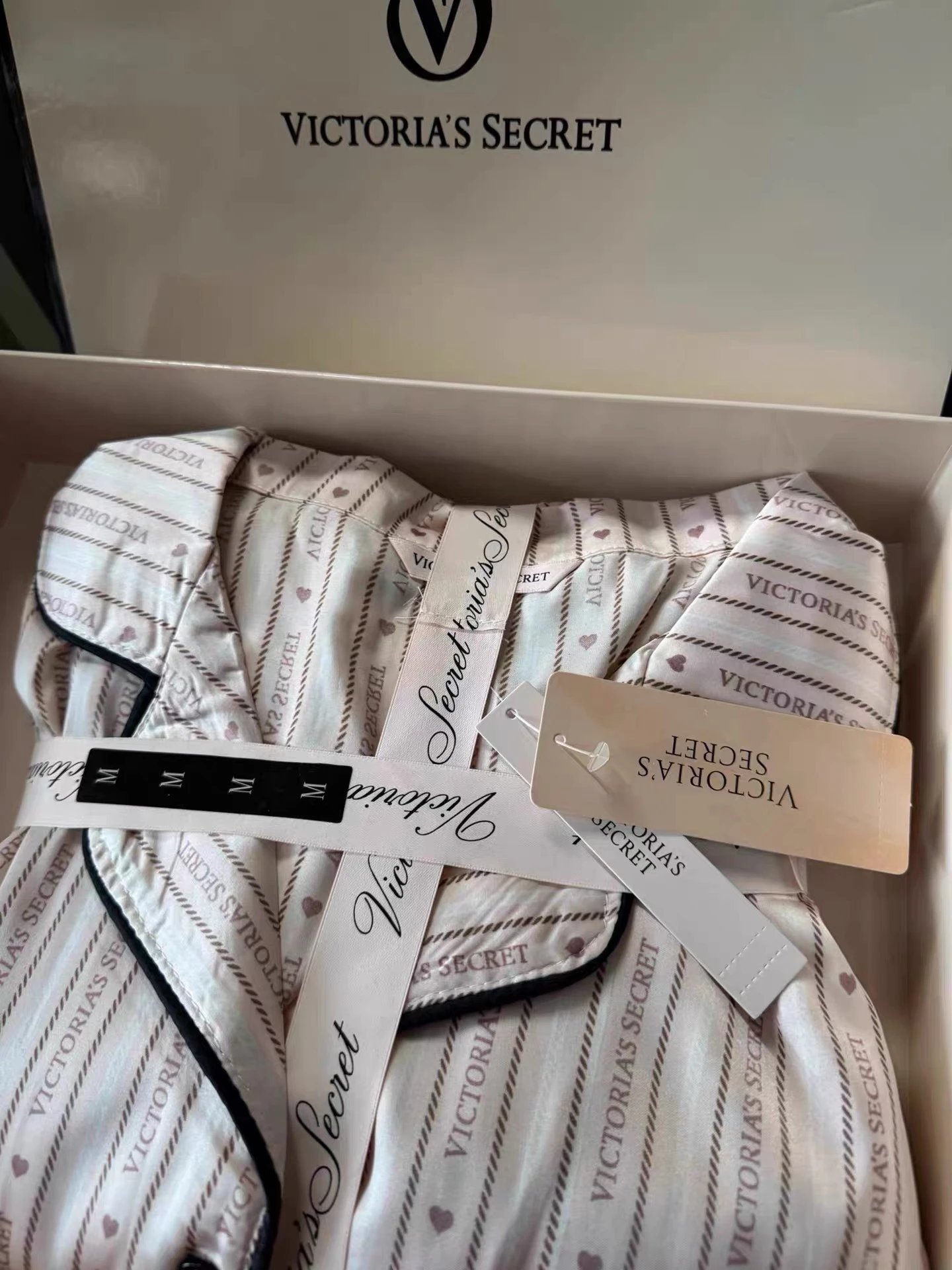 Design Victoria's Secret Logo-Print Silk Sleep Set White Sleepwear - 5