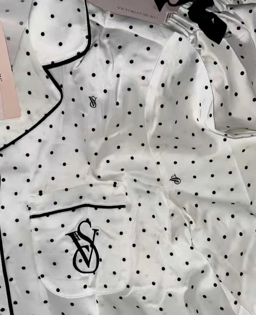 Design Victoria's Secret Logo-Print Silk Sleep Set White Sleepwear - 3