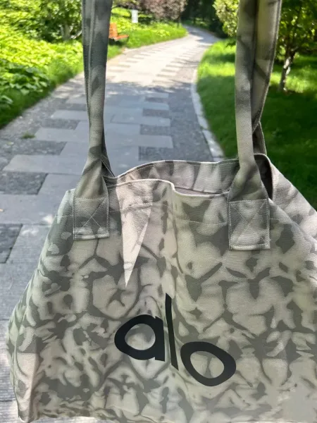 Alo Gray Marble Print Tote Bag - 8