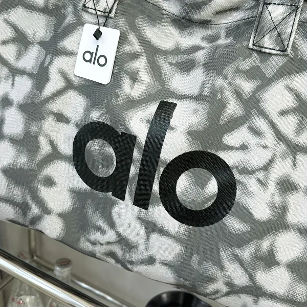Alo Gray Tie-Dye Logo Tote Bag - 5