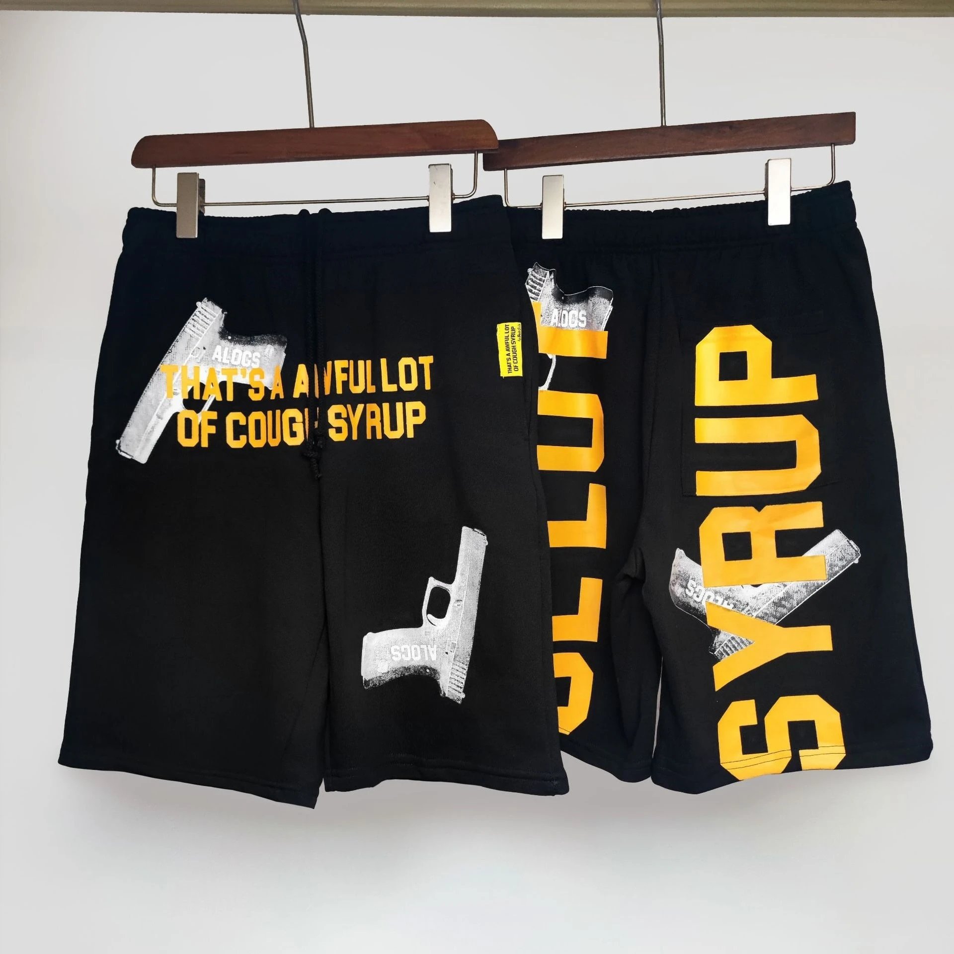 Design 'That's A Awful Lot Of Dead Homie' x 'Syrup' Graphic Sweatshorts Black Shorts - 4