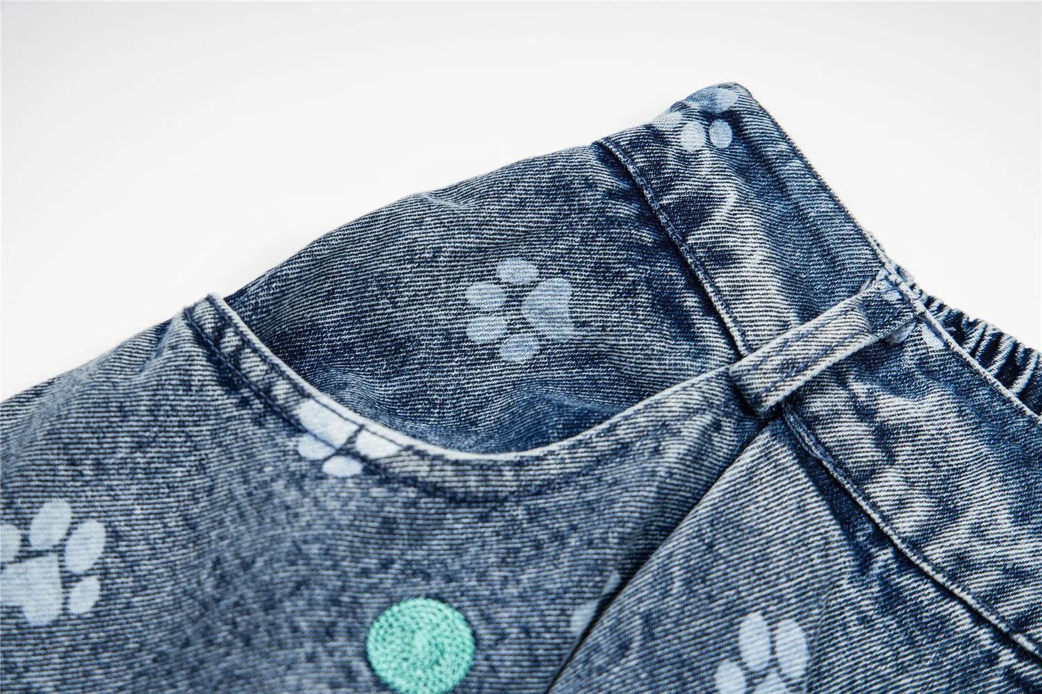 Design Kib Denim Shorts with Embroidered Cats and Paw Prints Multicolor Jeans Shorts - 12