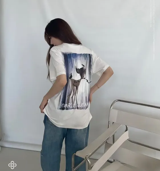 Design Charlie Luciano Maleficent x Aurora Graphic Print Off-White T-Shirt T-Shirts - 25