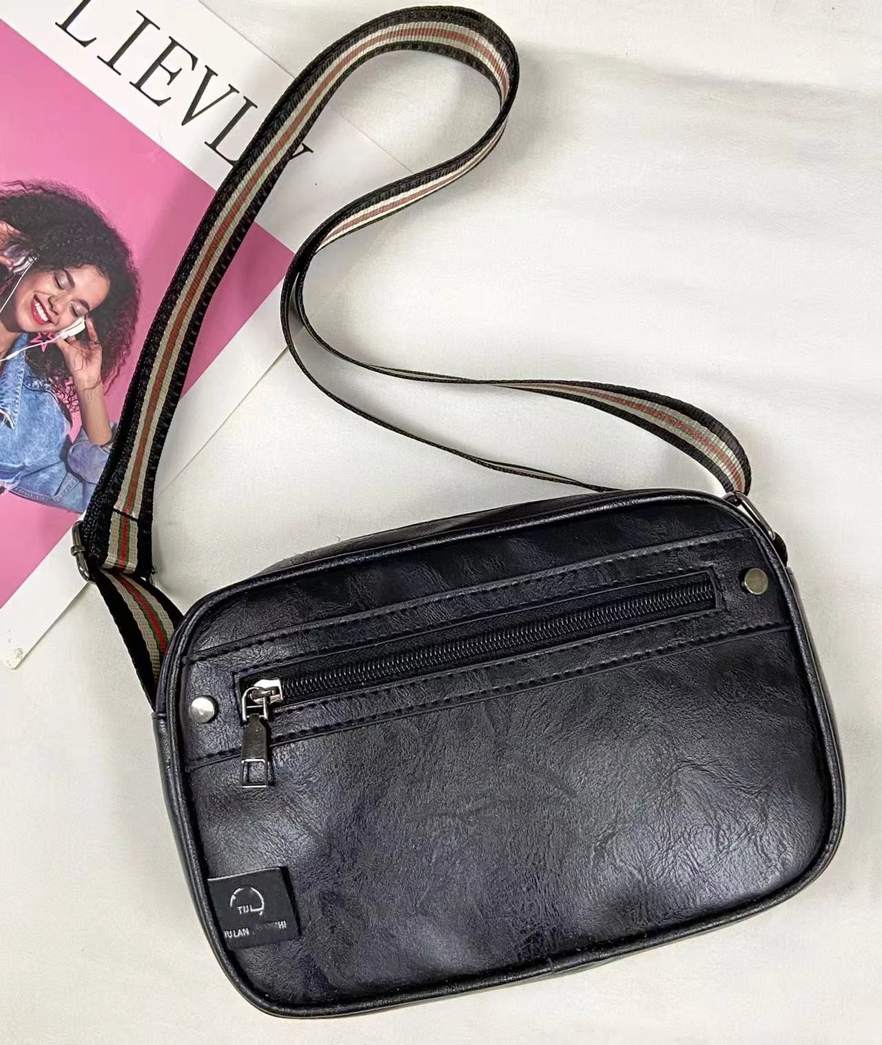 Design Vintage-Style Tan Crossbody Bag with Striped Strap - 7