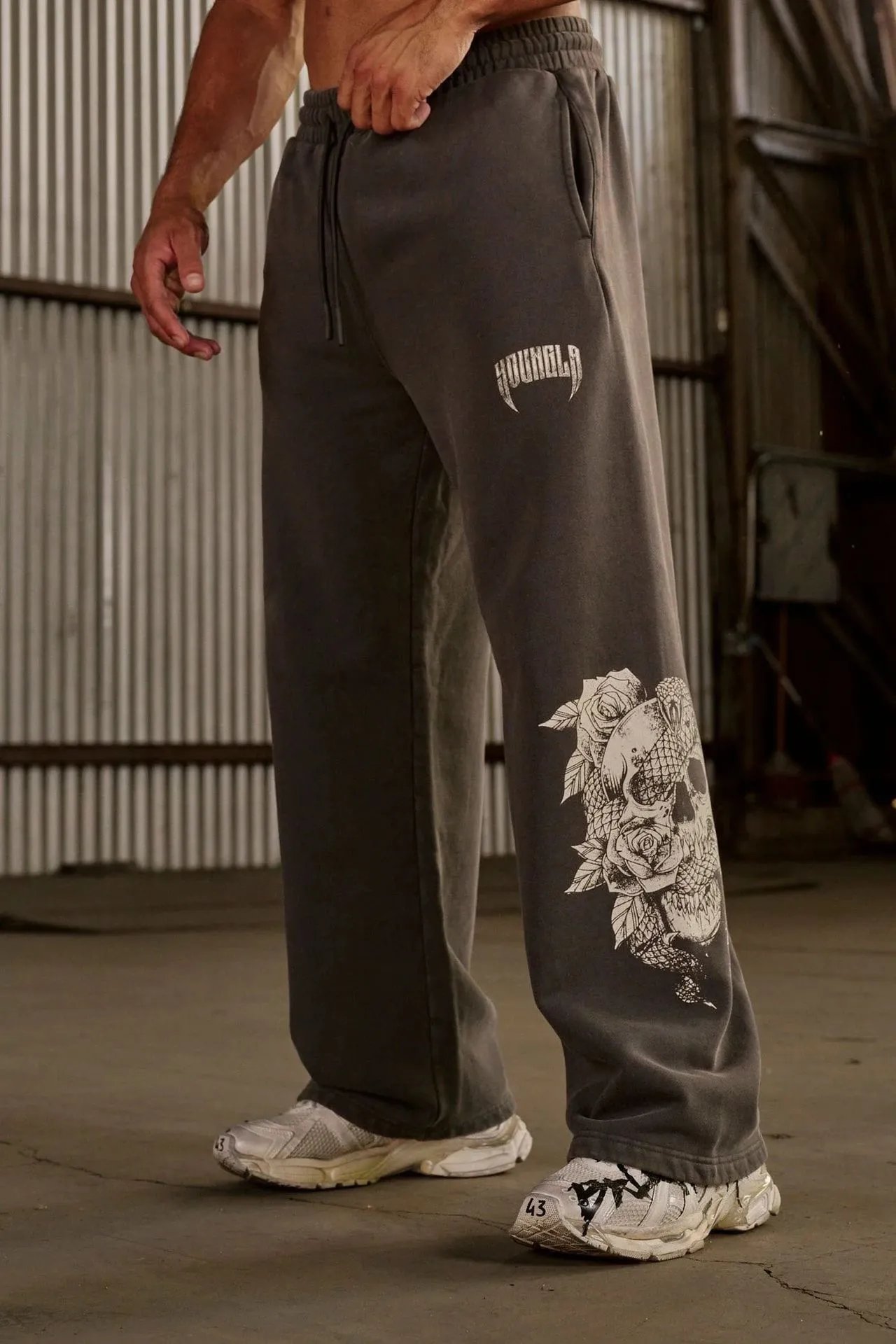 Design Houndla Skull & Roses Brown Sweatpants - 11
