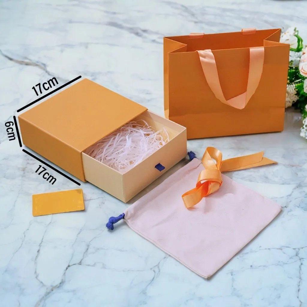 Perfume Box + Tote Bag + Excelsior + Silk + Card 17*17*6