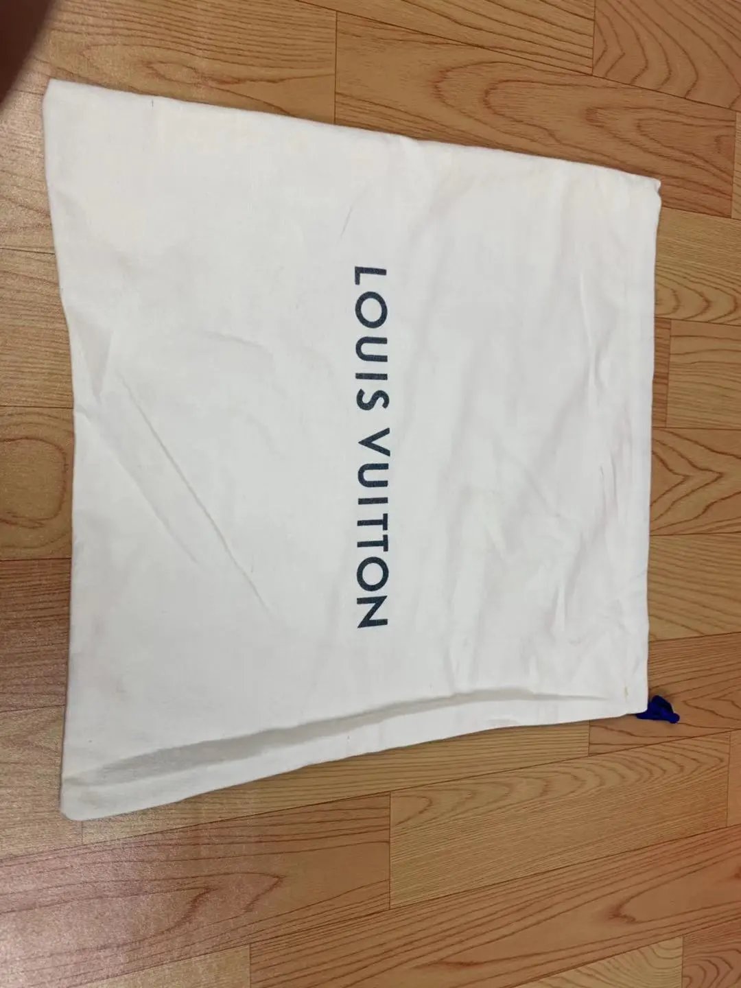 Large dust bag