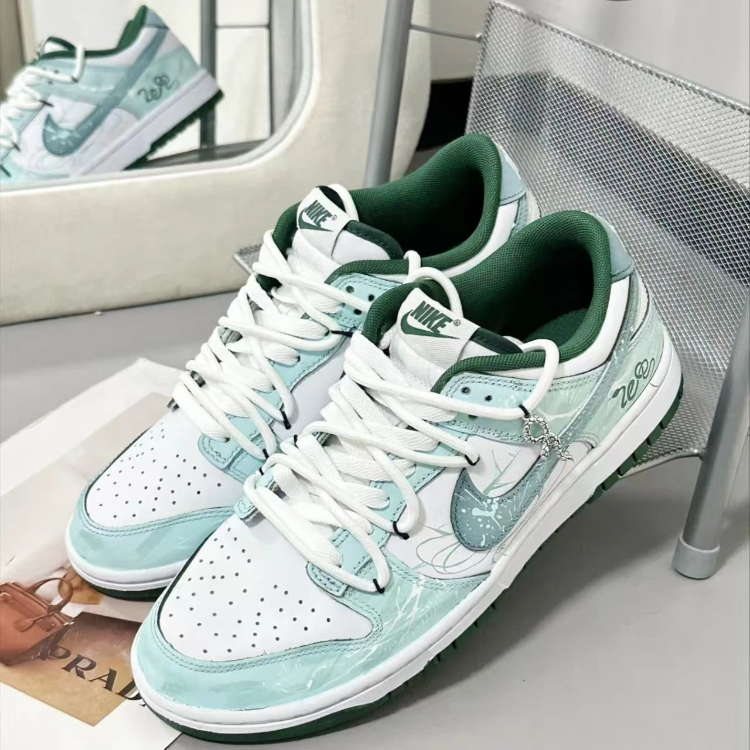 Extraordinary Shoe Trade