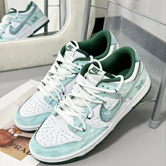 Extraordinary Shoe Trade