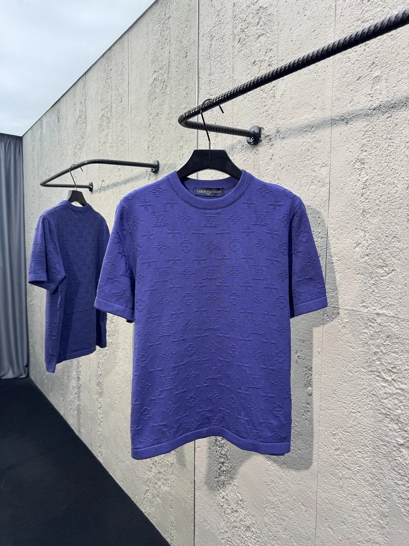 Louis Vuitton T-Shirts Logo and Monogram Graphic Crewneck T-Shirt — 39