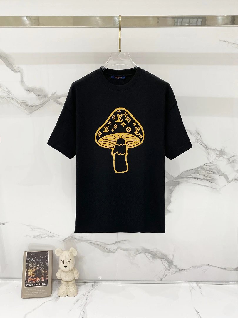 Louis Vuitton T-Shirts Short-Sleeve Graphic T-Shirt image 4