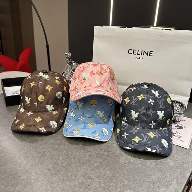 Louis Vuitton Multiple baseball cap designs product detail image 1