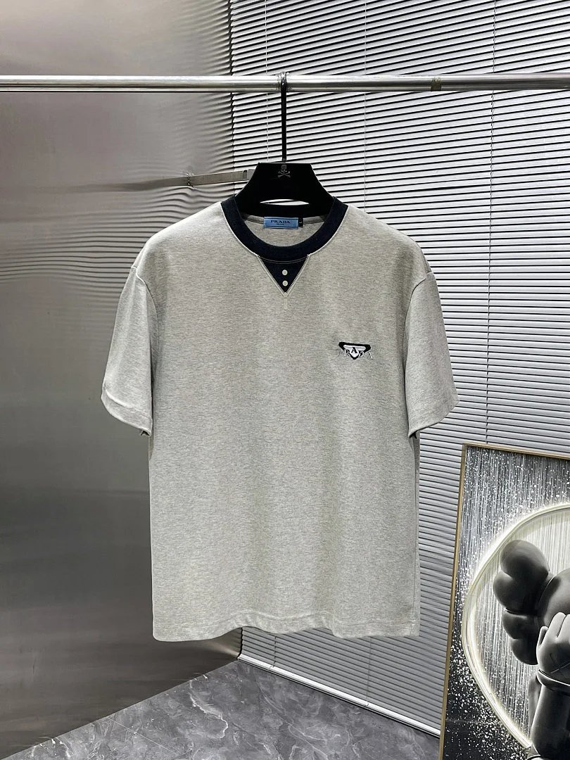 Prada T-Shirts Assorted logo graphic short-sleeve — 95