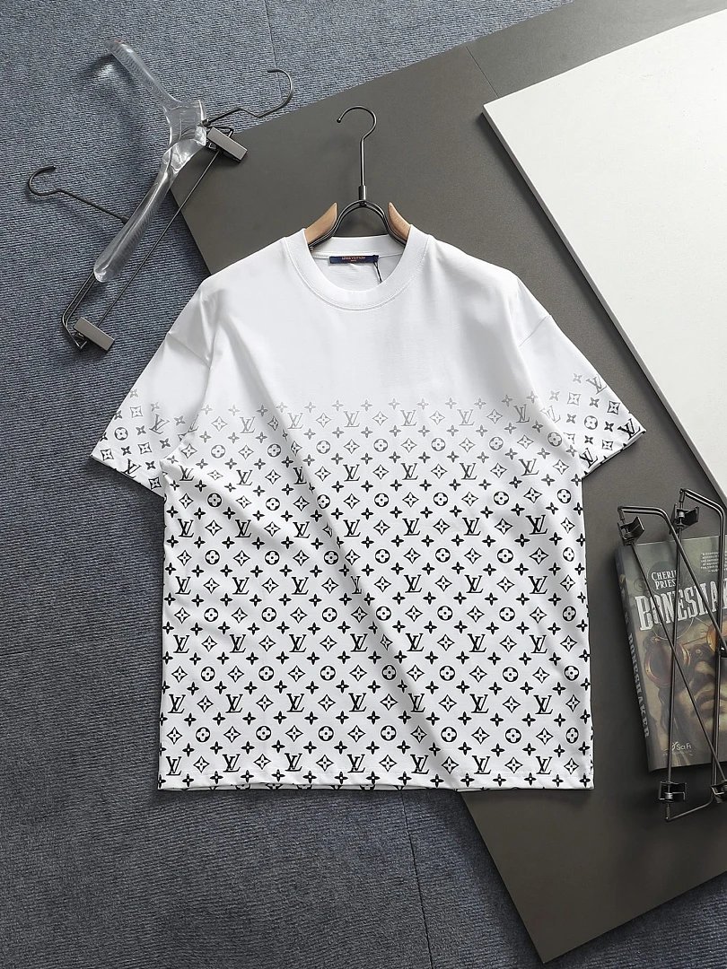 Louis Vuitton T-Shirts Monogram Print Crewneck T-Shirt image 10