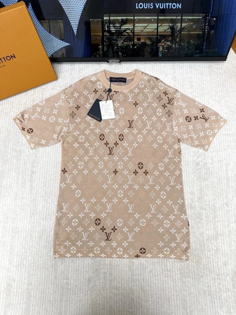 Louis Vuitton T-Shirts Monogram Print Crewneck T-Shirt — 92