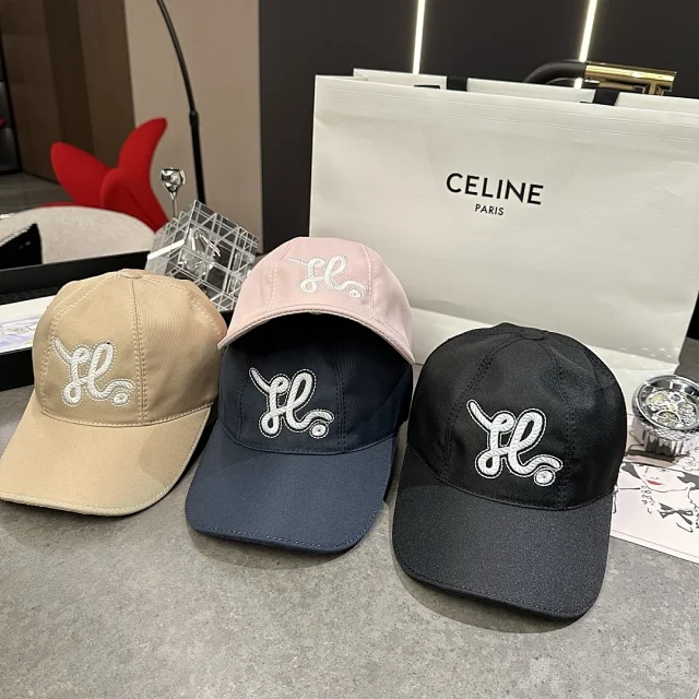 Louis Vuitton Multiple baseball cap designs product detail image 3