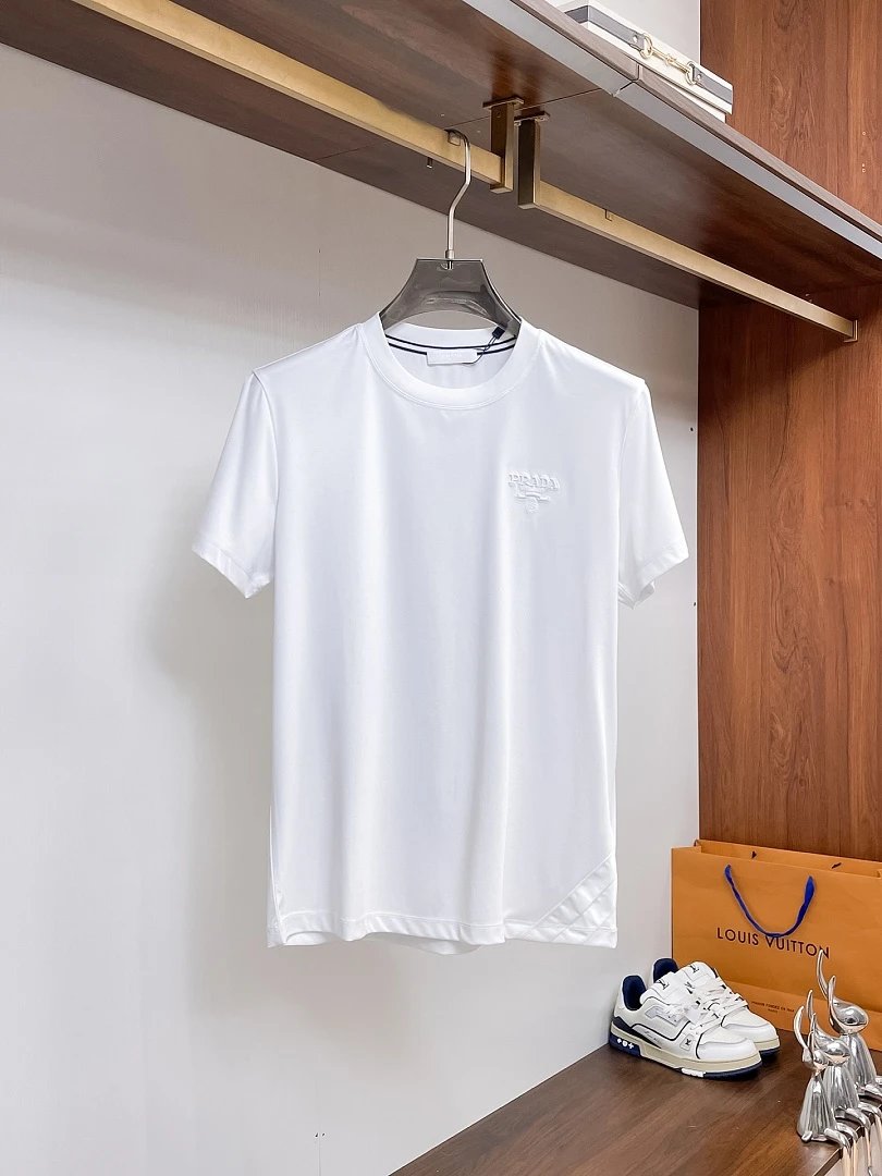 Prada T-Shirts Assorted logo graphic short-sleeve — 119