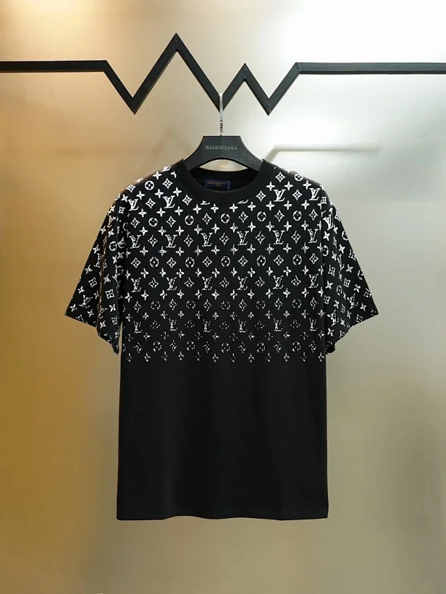 Louis Vuitton T-Shirts Logo and Monogram Graphic Crewneck T-Shirt product detail image 6