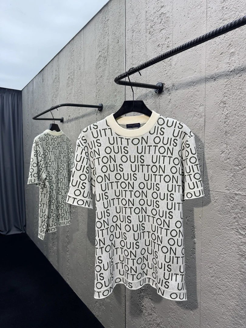 Louis Vuitton T-Shirts Short-Sleeve Graphic T-Shirt image 3