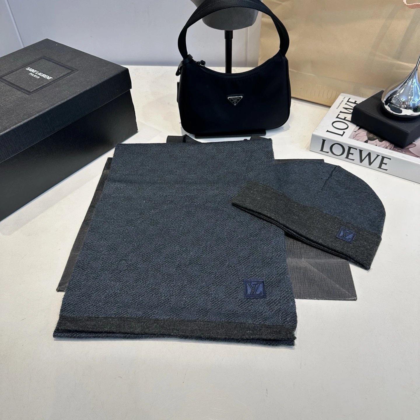 1:1 l*v beanie hat/scarf set 10